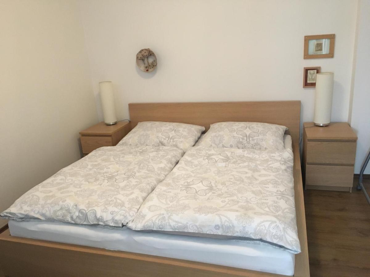 Apartman Ve Dvore Ratiskovice Extérieur photo