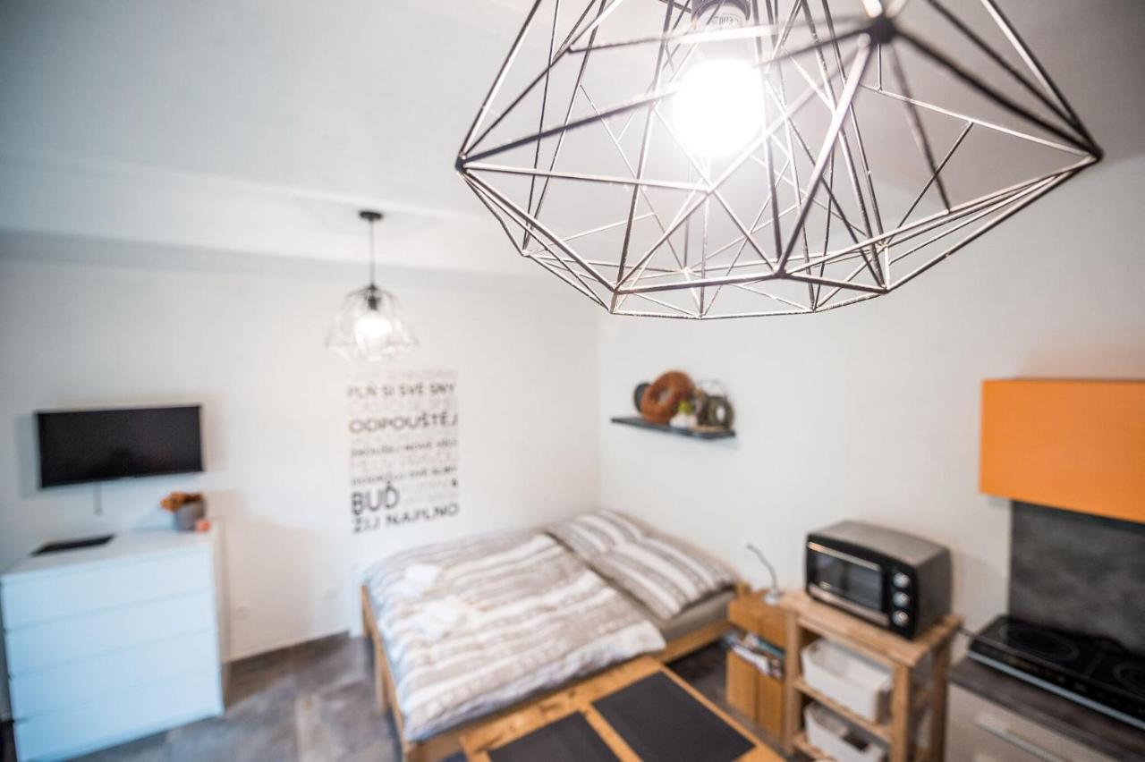 Apartman Ve Dvore Ratiskovice Extérieur photo