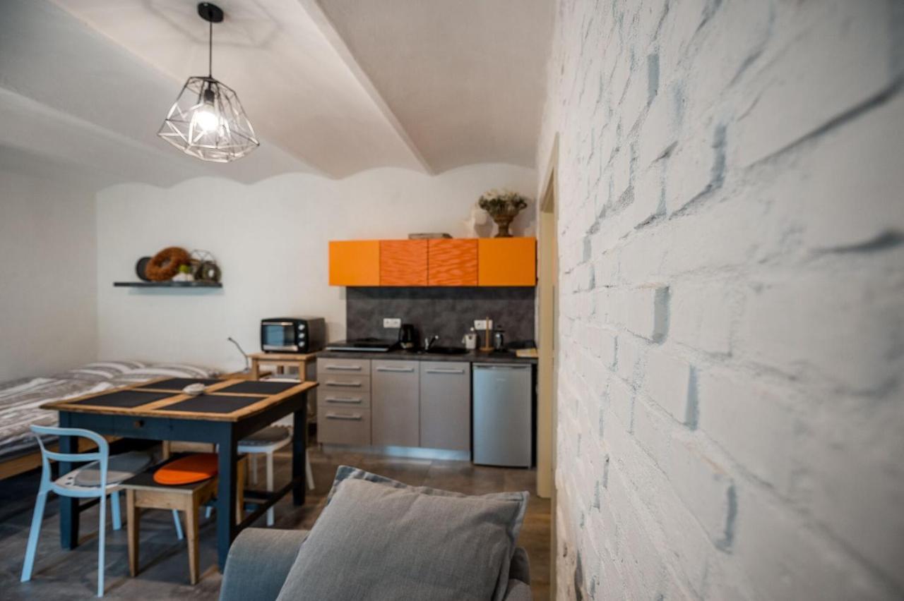 Apartman Ve Dvore Ratiskovice Extérieur photo