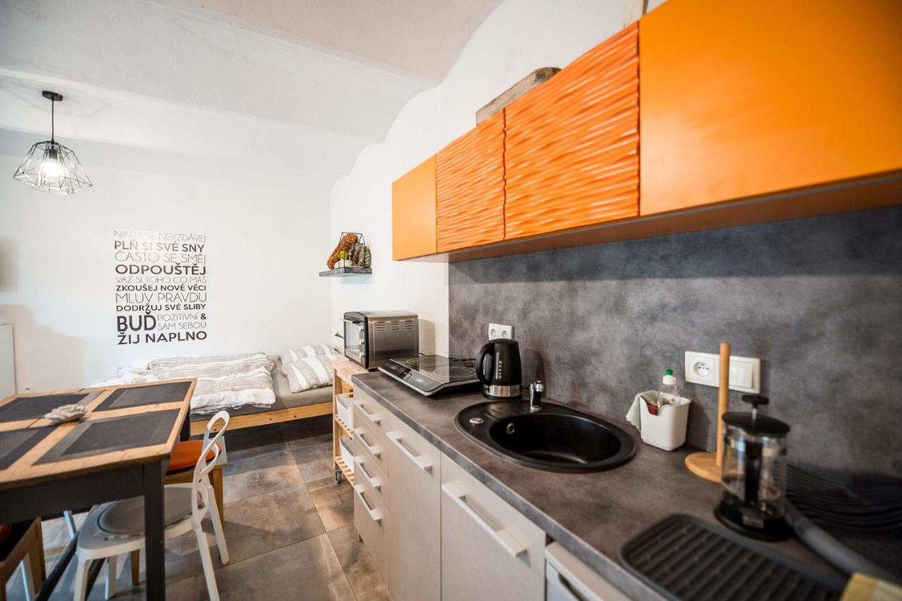 Apartman Ve Dvore Ratiskovice Extérieur photo