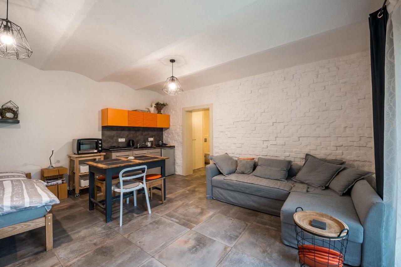 Apartman Ve Dvore Ratiskovice Extérieur photo