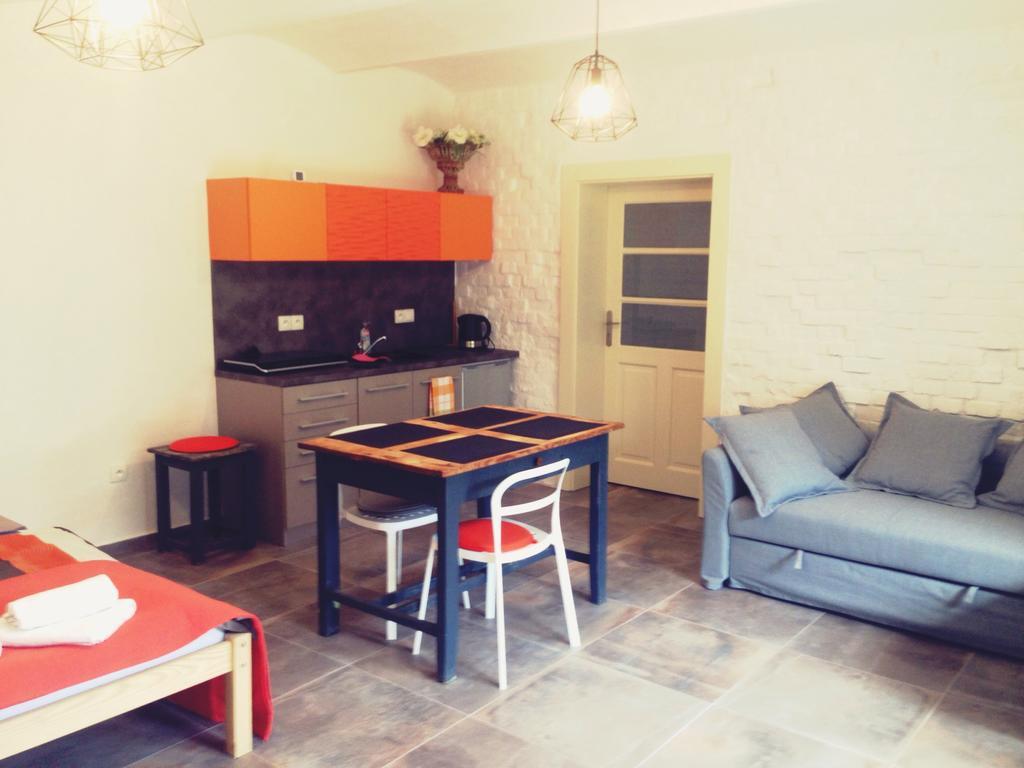 Apartman Ve Dvore Ratiskovice Extérieur photo